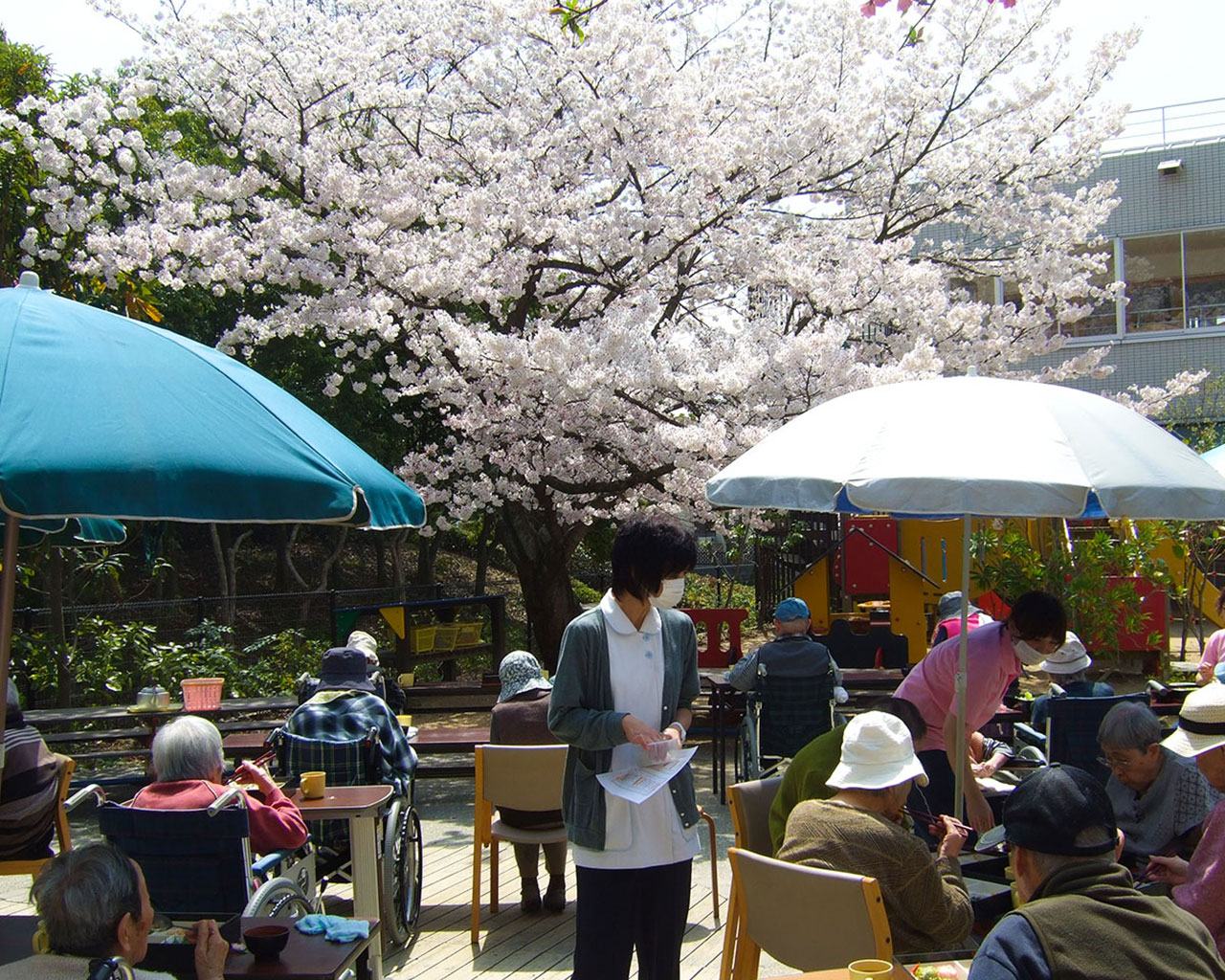 スタッフ春のイベント様子